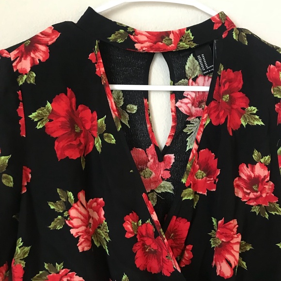 Floral Print Top - Picture 3 of 5